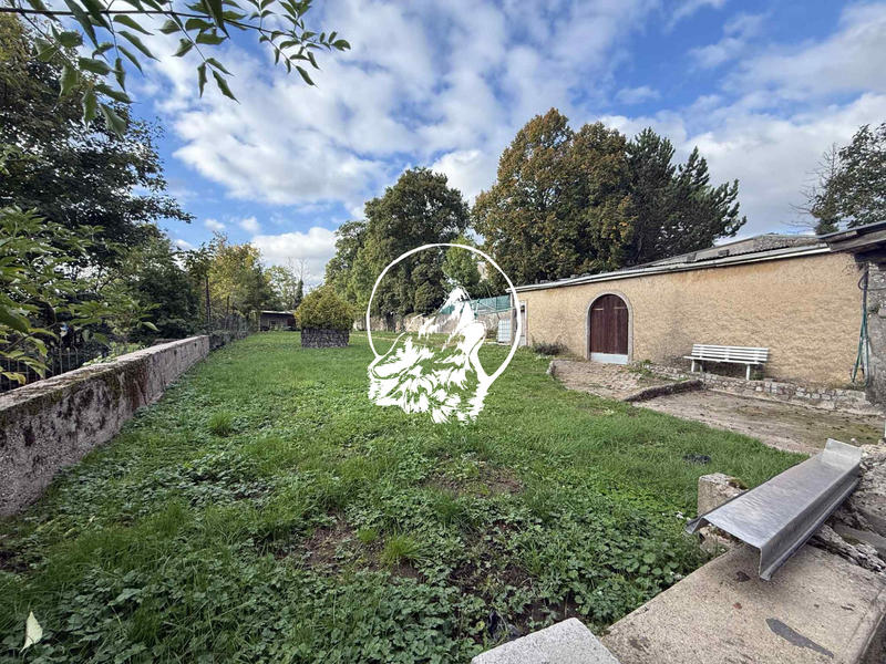 Maison - 297 m² - 9 pièces