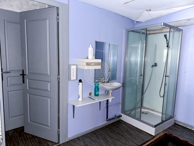 Maison - 218 m² - 9 pièces