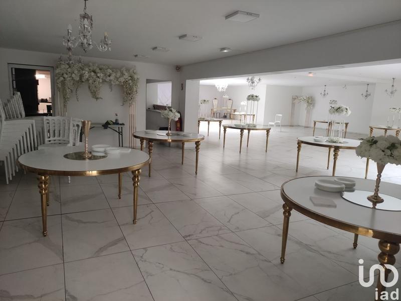 Local commercial - 1 500 m²