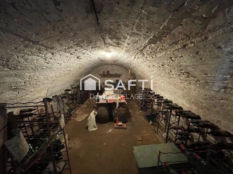 Maison - 225 m² - 9 pièces