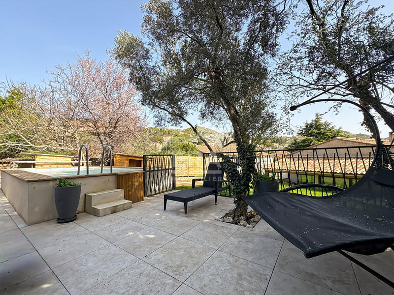 Maison - 100 m² - 6 pièces