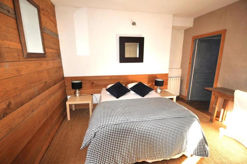 Maison en pierre - 450 m² - 12 pièces