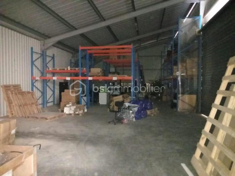Entrepôt - 1 485 m² - 15 pièces