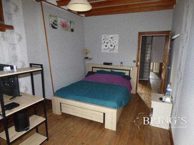 Maison - 222 m² - 8 pièces