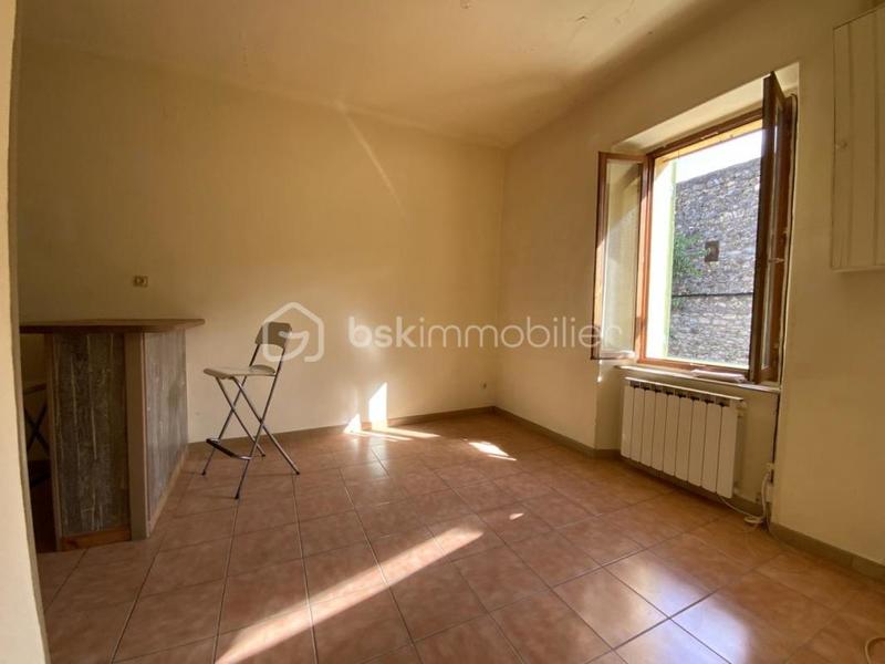 Maison ancienne - 674 m² - 8 pièces