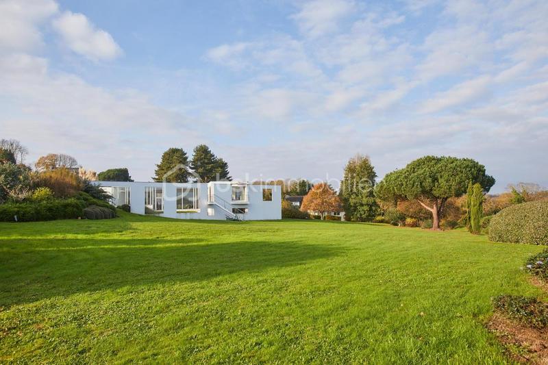 Maison d'architecte - 248 m² - 7 pièces