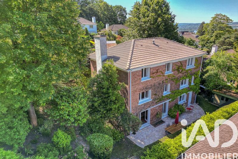 Maison - 206 m² - 8 pièces