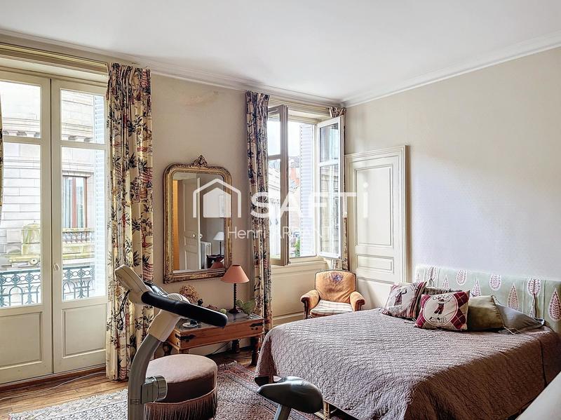 Appartement - 180 m² - 6 pièces