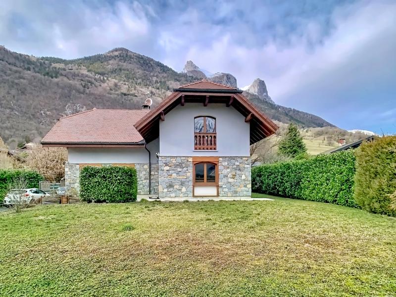 Maison - 193 m² - 5 pièces