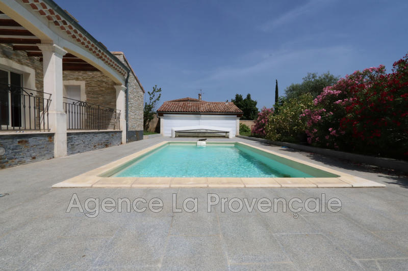 Maison - 236 m² - 7 pièces