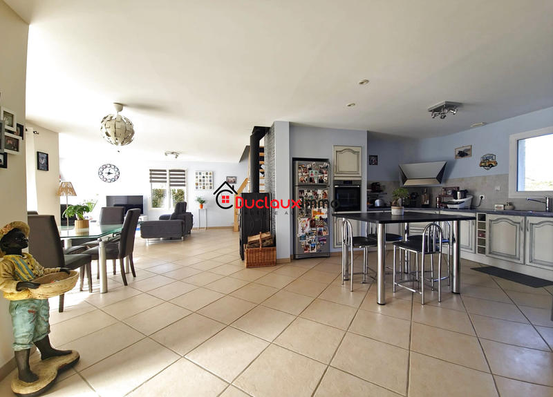 Maison - 135 m² - 6 pièces