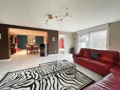 Maison - 224 m² - 8 pièces