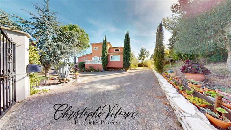 Villa - 220 m² - 6 pièces