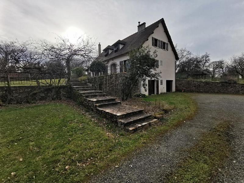 Maison - 213 m² - 8 pièces