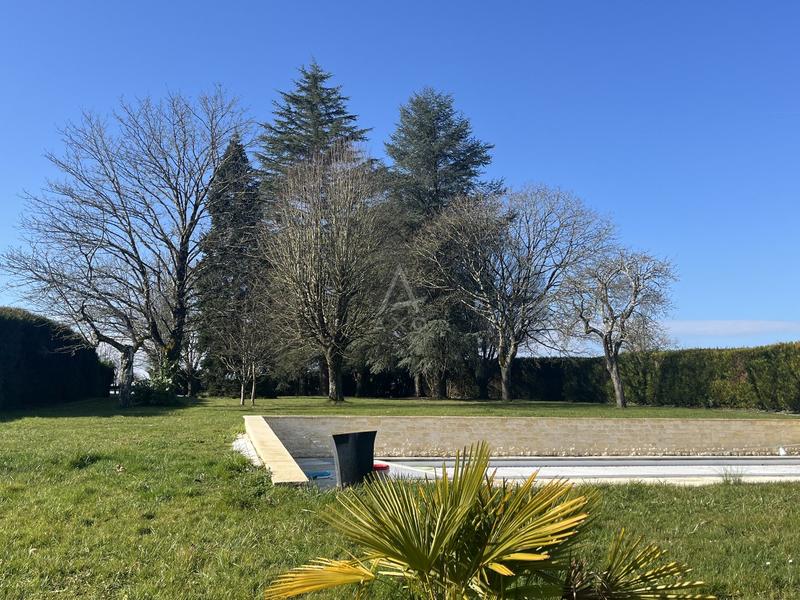 Maison d'architecte - 228 m² - 8 pièces