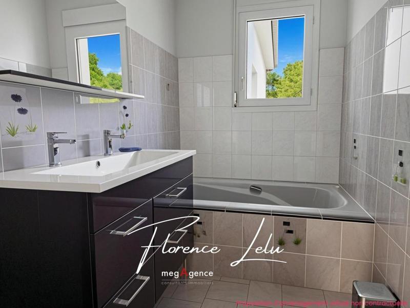 Maison traditionnelle - 149 m² - 7 pièces