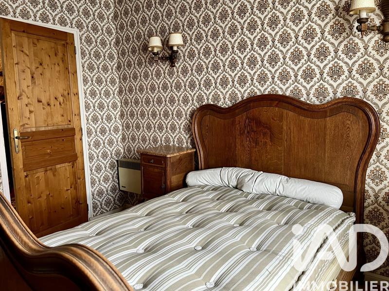 Maison - 202 m² - 8 pièces