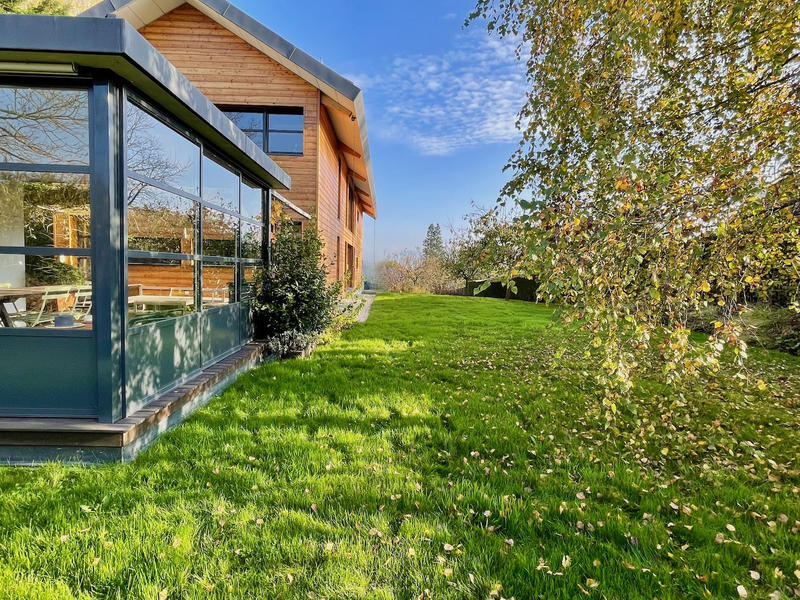 Propriété - 246 m² - 8 pièces