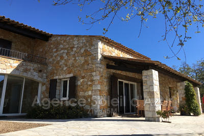 Maison - 210 m² - 7 pièces