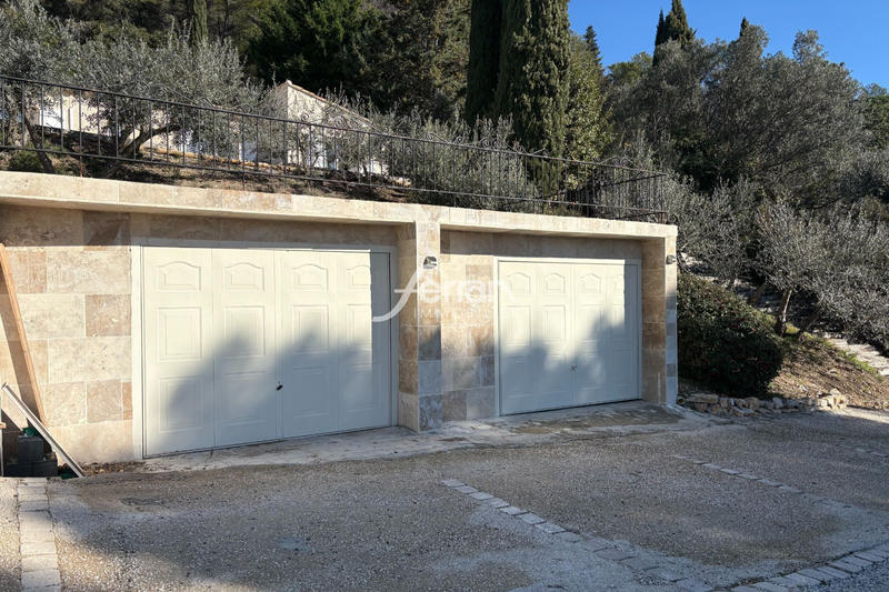 Maison - 201 m² - 5 pièces