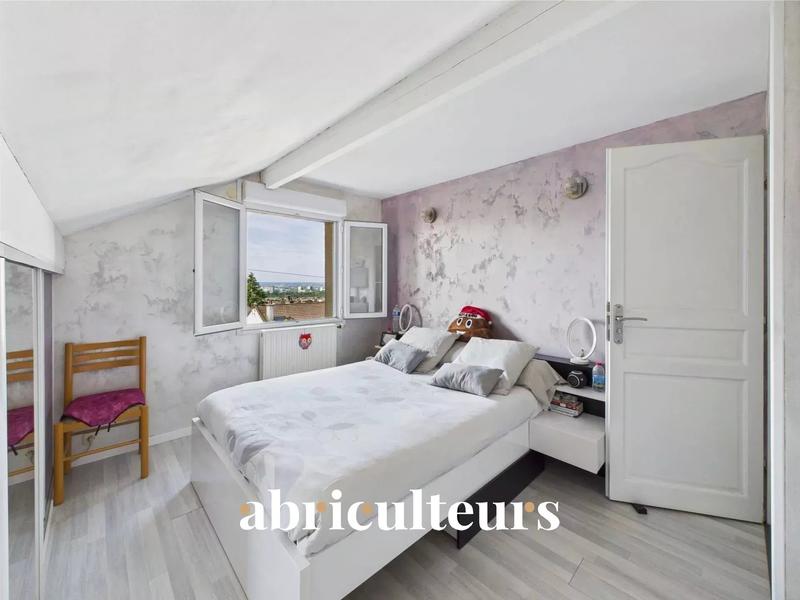 Maison - 95 m² - 5 pièces