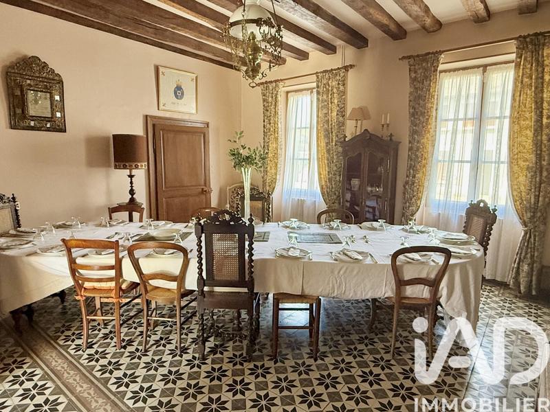 Maison - 266 m² - 9 pièces