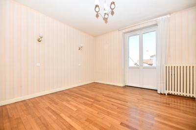 Maison - 127 m² - 9 pièces