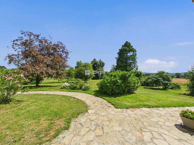 Maison - 206 m² - 8 pièces