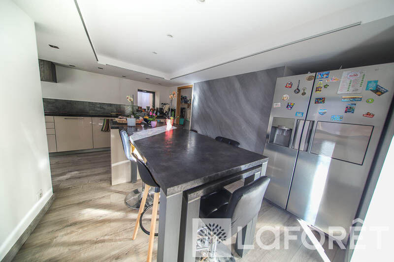 Appartement - 140 m² - 5 pièces