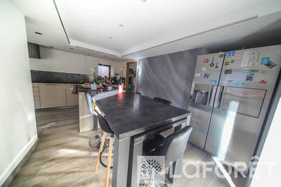 Appartement - 140 m² - 5 pièces