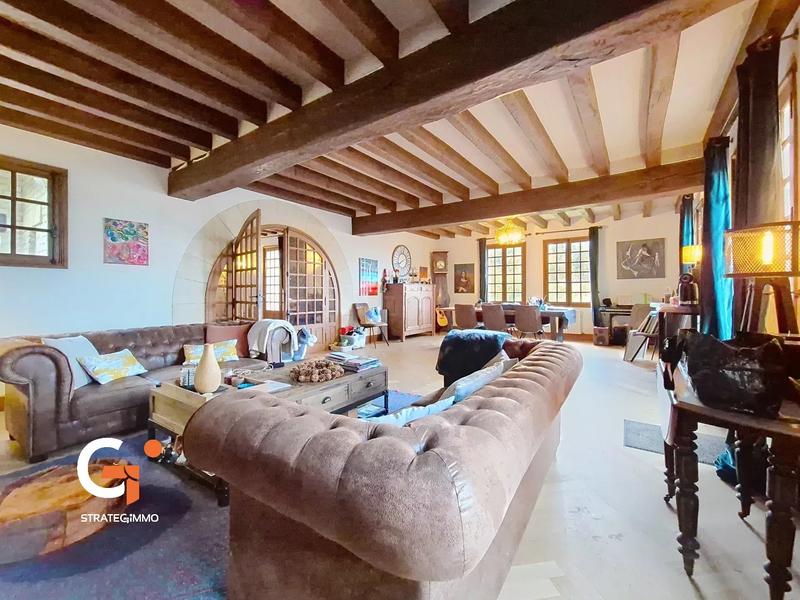 Maison - 350 m² - 8 pièces