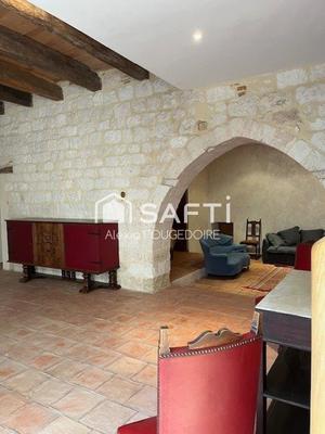 Maison - 223 m² - 9 pièces