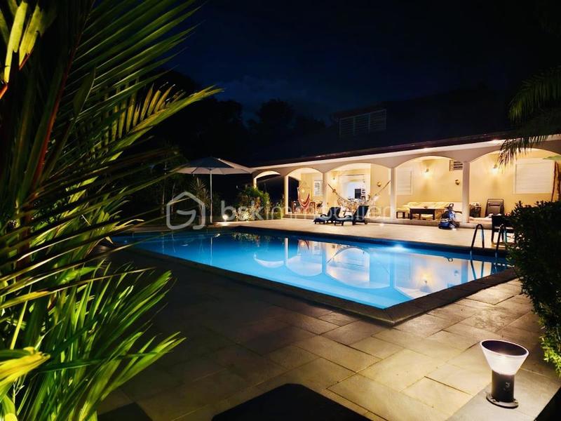 Villa - 200 m² - 4 pièces