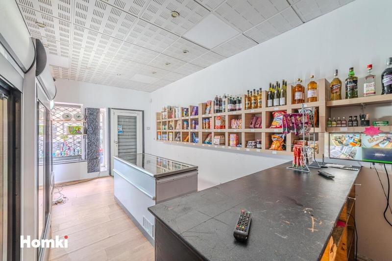 Local commercial - 130 m² - 5 pièces