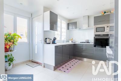 Maison - 96 m² - 4 pièces