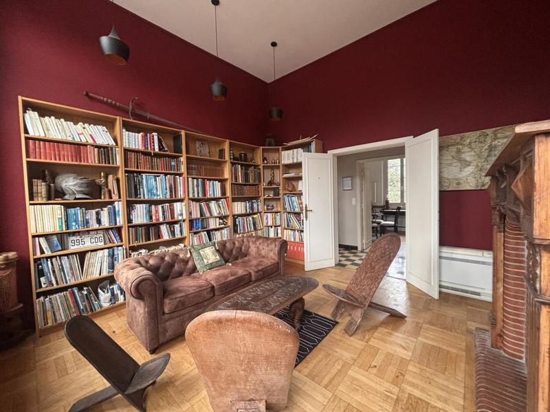 Demeure - 435 m² - 13 pièces