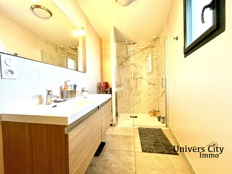 Maison - 88 m² - 4 pièces