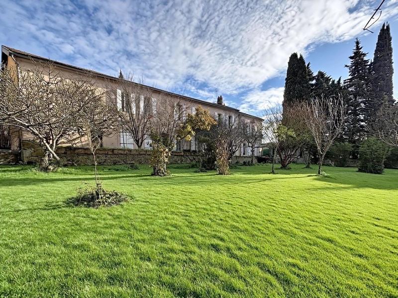 Maison - 298 m² - 13 pièces