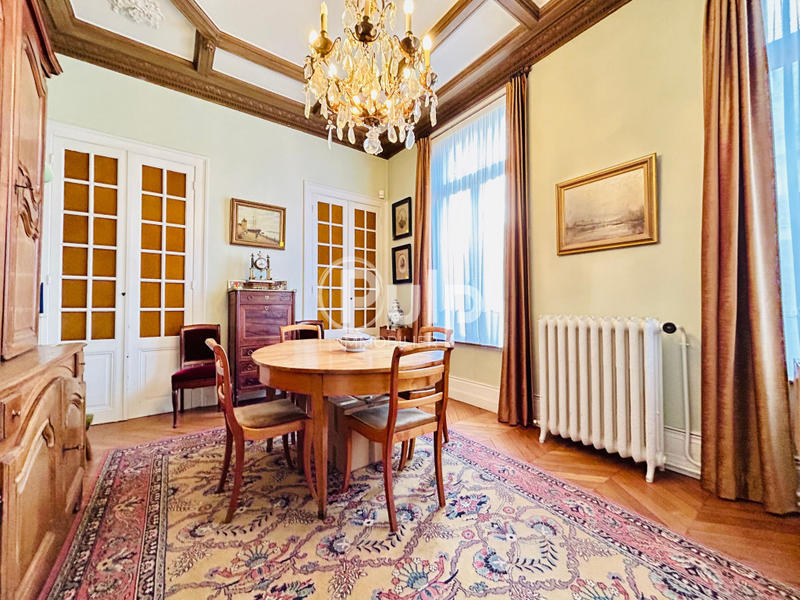 Maison bourgeoise - 246 m² - 12 pièces