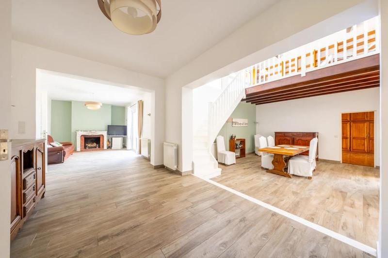 Maison - 193 m² - 7 pièces