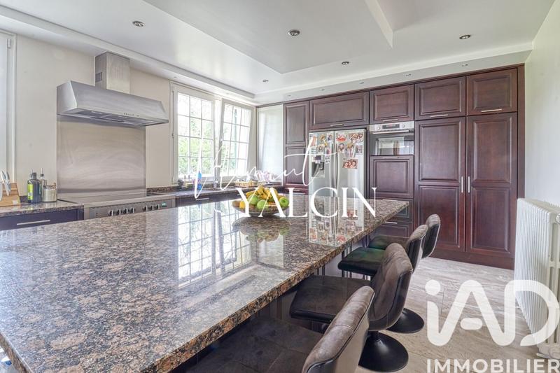 Maison - 195 m² - 7 pièces