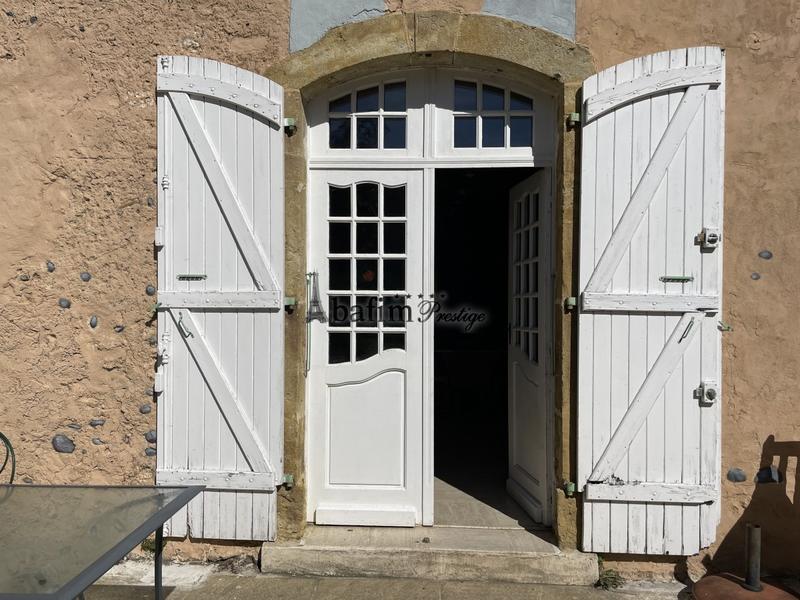 Maison - 468 m² - 15 pièces