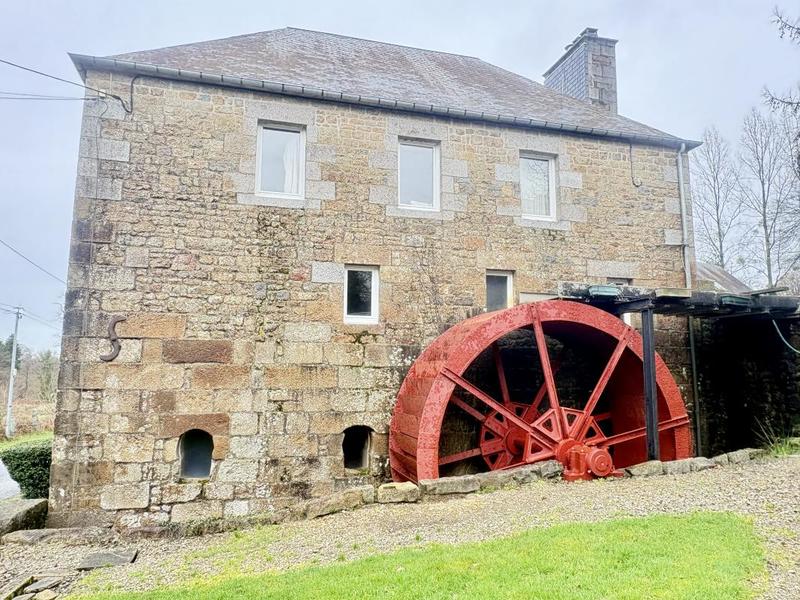 Maison - 245 m² - 40 pièces