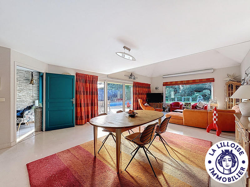 Maison - 196 m² - 8 pièces