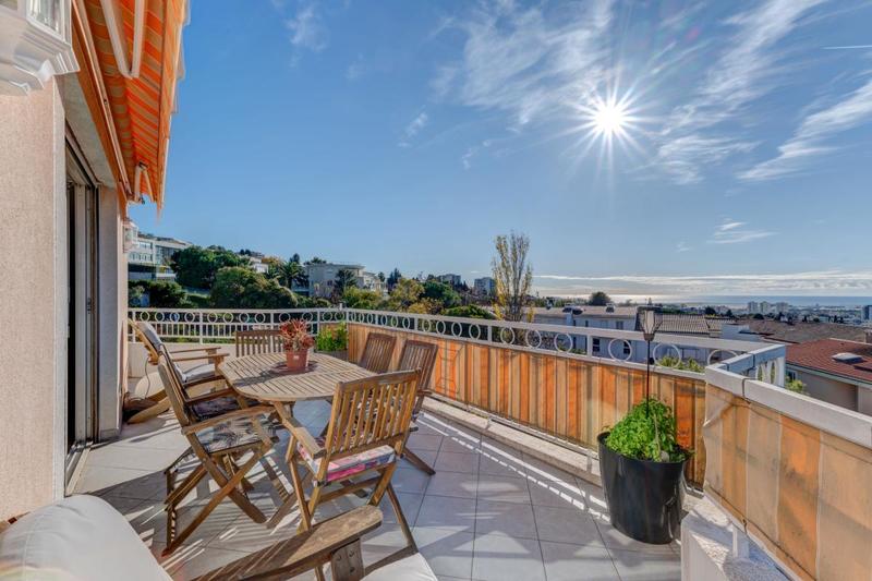 Appartement - 104 m² - 4 pièces