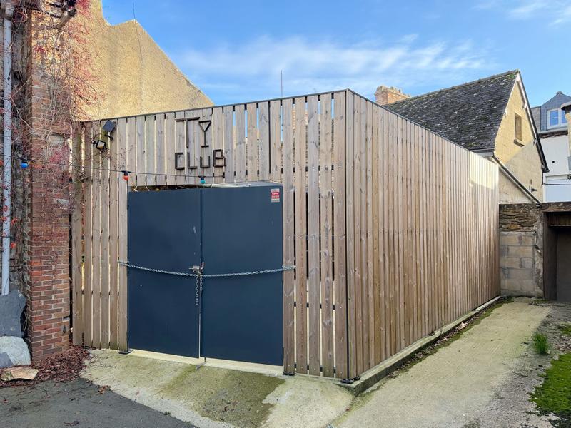 Local commercial - 82 m² - 3 pièces