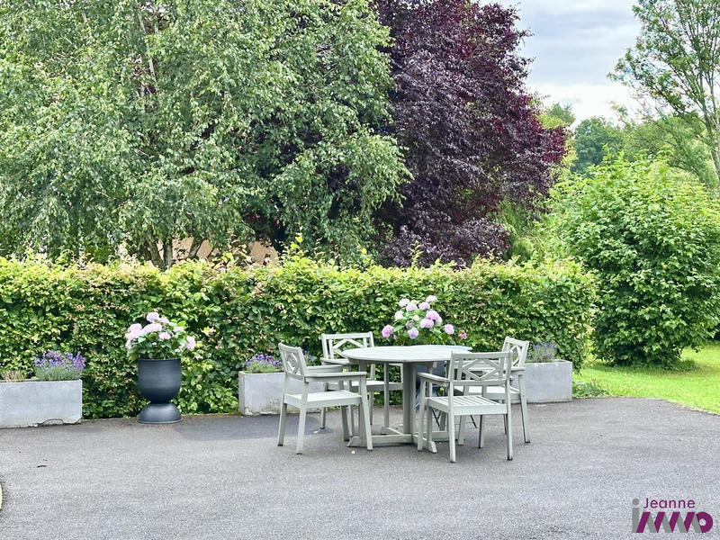 Maison - 243 m² - 7 pièces