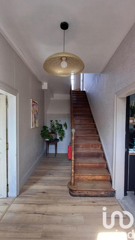 Maison - 250 m² - 8 pièces