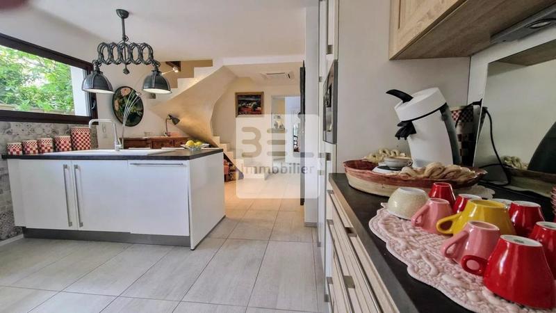 Immeuble - 315 m² - 13 pièces