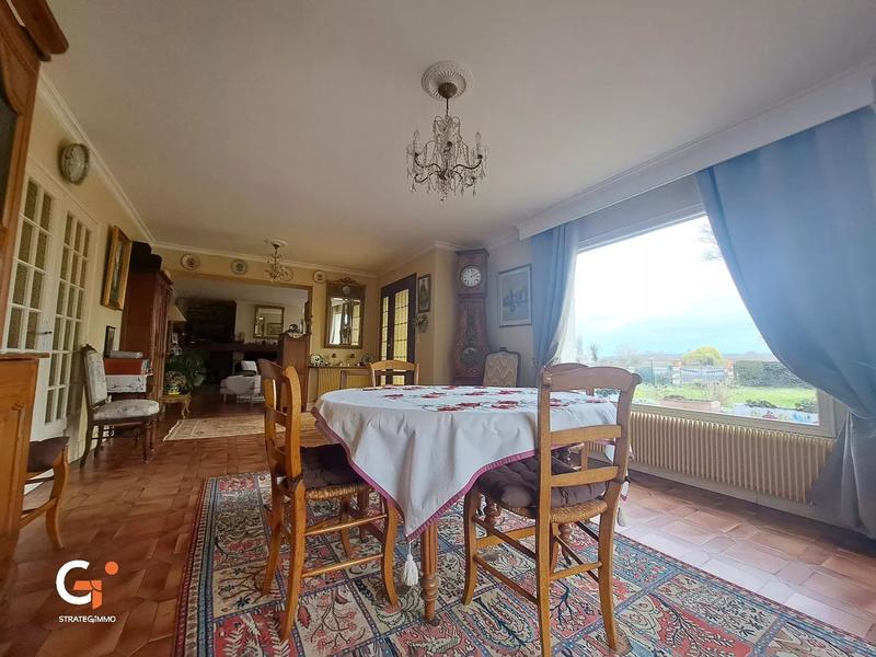 Maison - 203 m² - 7 pièces